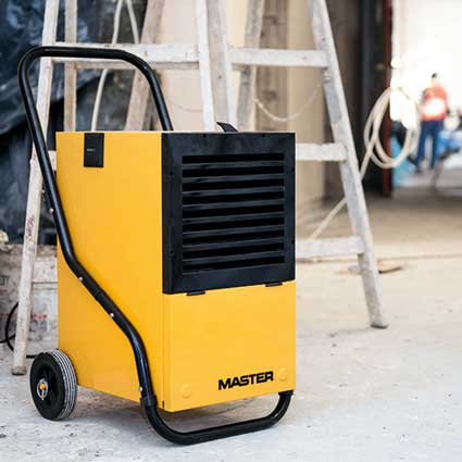 Master DH752 Luftentfeuchter auf Baustelle